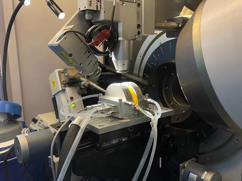 冷热台在晶体材料中XRD测试的应用配图 (1).jpg